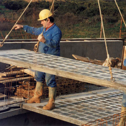 montage panneaux sur mesure en briques de verre