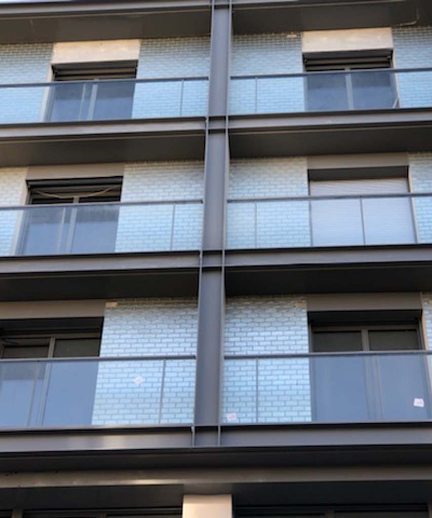 Séparation balcon carreau Métro chrome en verre