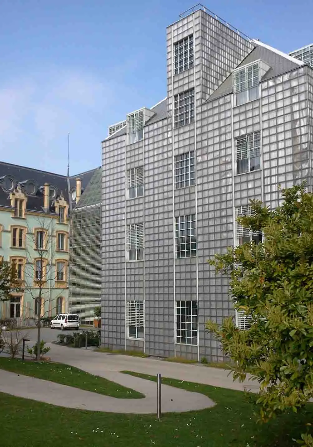 tuiles de verre Fondation Cognac Jay, Jean Nouvel