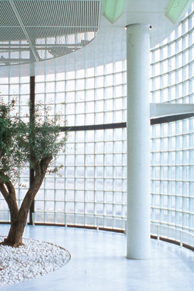 aéroport paris orly mur en briques de verre coupe-feu